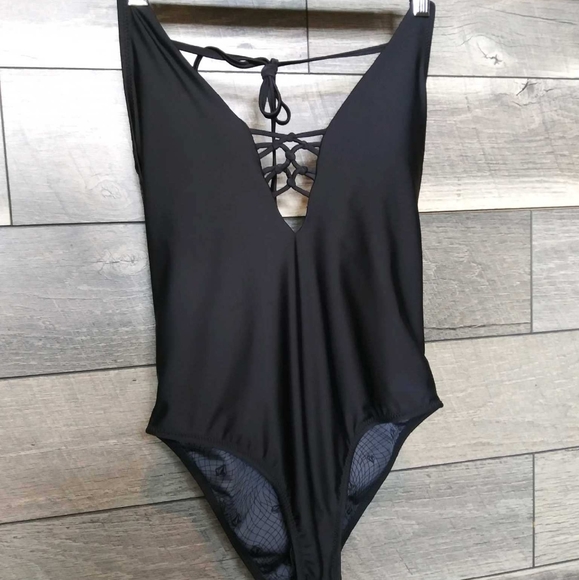 ⭐NEW ⭐Womens Volcom one piece swimsuit - Picture 6 of 8